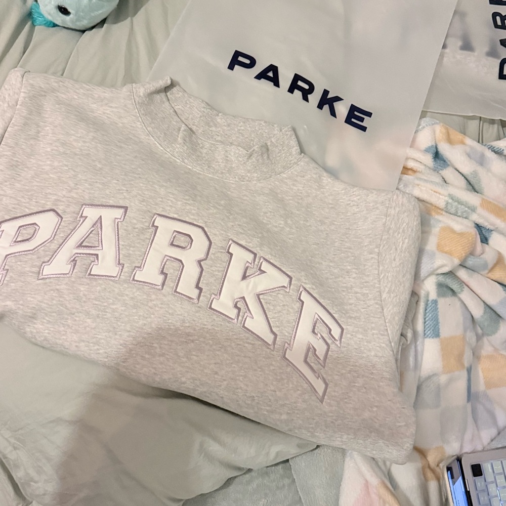 Parke small/med  Light Gray Sweatshirt with Navy Accents NEW Authentic - Picture 6 of 10
